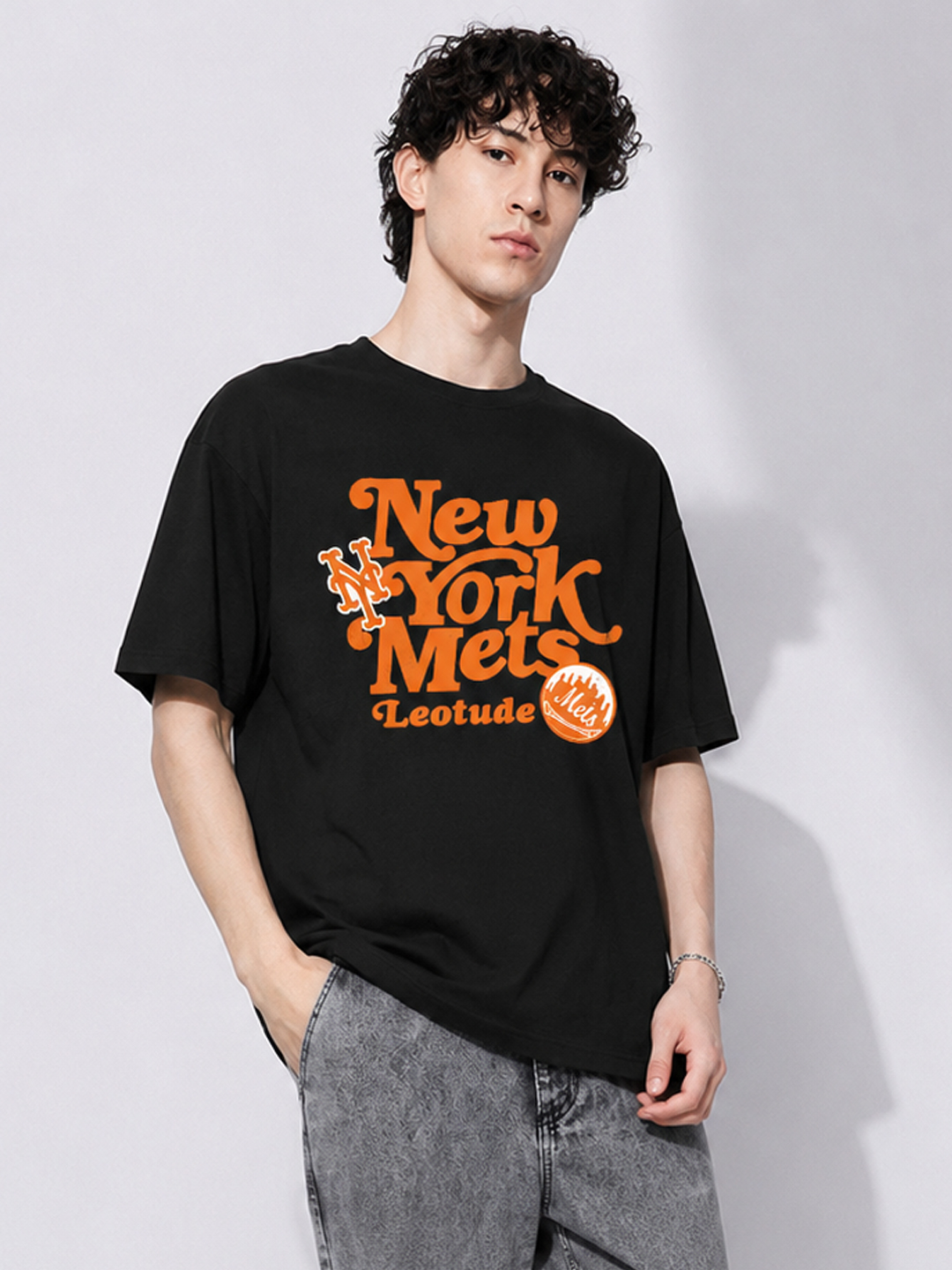 Men Oversized Printed T-Shirt | Black Mets Graphic | Half Sleeve Round Neck Streetwear Tee - Leotude Fashion