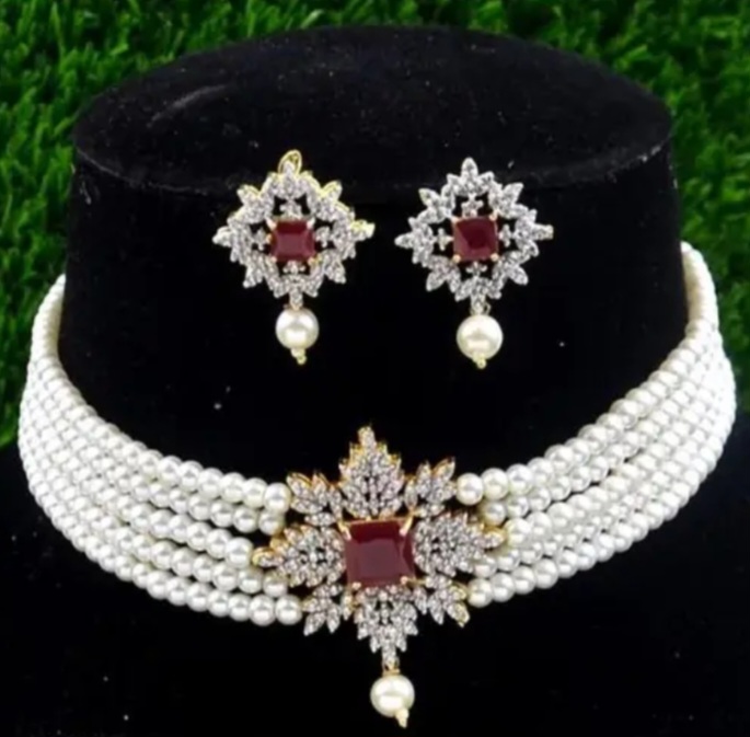Choker necklace